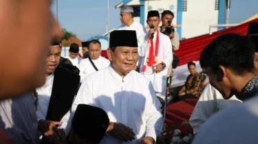 Prabowo Salat Idul Adha di Hambalang, Gibran di Solo