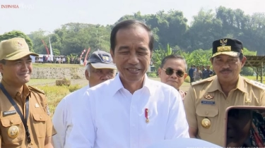 Ramai soal Pelaku Judi Online Dapat Bansos, Jokowi Tersenyum: Nggak Ada