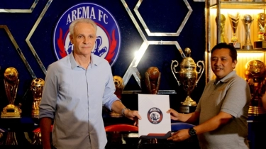 Arema FC Resmi Perkenalkan Joel Cornelli Sebagai Pelatih Baru