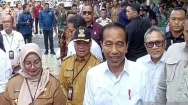 Jokowi Bagi-bagi Bantuan Langsung Rp 1,2 Juta, Pedagang Sampit yang Dapat Senang Banget