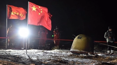 Bongkar Rahasia Tata Surya, China Bawa Pulang 2 Kg Batu Kuno dari Bulan