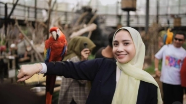 Pulang Haji Makin Stylish, Intip 5 OOTD Hijab Nagita Slavina yang Harganya Jutaan!
