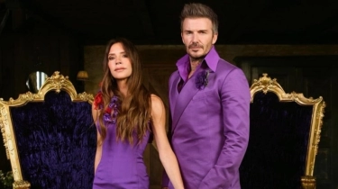 Anniversary ke-25, Victoria dan David Beckham Mereka Ulang Pernikahan dengan Busana Pengantin Ungu Jadul!