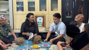 Kaesang Dapat Kitab Wali Songo dari Agus di Tanjung Priok, Berharap Bisa Dibaca Jokowi Juga