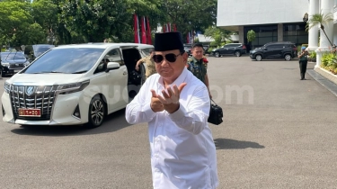 Pasca Operasi Kaki, Prabowo Silat dan Lari-lari Kecil saat Sambangi Istana