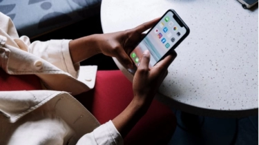 Kisah Inspiratif: Capek Jadi Zombie Smartphone, Wanita Ini Bangkit dan Ciptakan Aplikasi Anti-Kecanduan