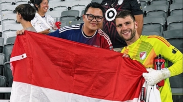 Maarten Paes Bikin Bangga! Bentangkan Bendera Merah Putih Bareng Fans di MLS All Star