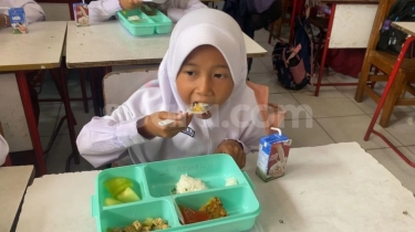 Penampakan Menu Makan Bergizi Gratis Yang Dibagikan Gibran Di SDN 4 Tangerang