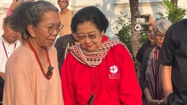 Lihat Pameran Seni Dolorosa Sinaga, Megawati Minta Dibuat Monumen Kudatuli di Kantor PDIP