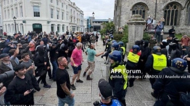 Polisi Irlandia Utara Pasang Badan Untuk Komunitas Muslim Dari Perusuh