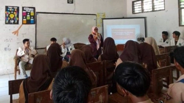 Dosen UIN Banten Motivasi Remaja Desa Melek Kuliah