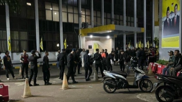 Kantor DPP Golkar Dijaga Brimob Usai Airlangga Mundur dari Kursi Ketum