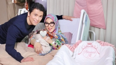 Syahrini Difitnah Hamil Palsu, Fotografer Persalinan Ikut Geram: Gue Ada di Situ!