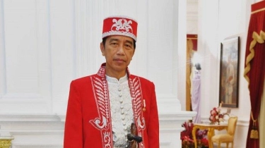 8 Baju Adat yang Dikenakan Jokowi saat Upacara HUT RI Sejak 2017: Aceh, Klungkung hingga Dolomani