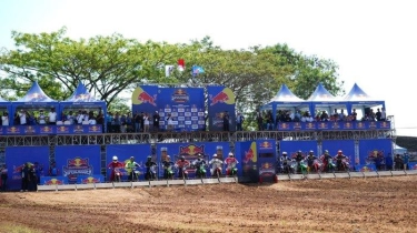 Seri Kedua Kratingdaeng Supercrosser 2024 Dirtwar Energy Bergulir di Sirkuit Praga Tulungagung