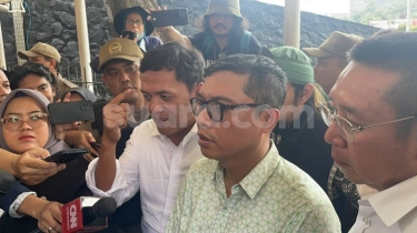 Keos, Habiburokhman Curhat Jidatnya Kena Timpuk saat Temui Massa Aksi di Depan Gedung DPR