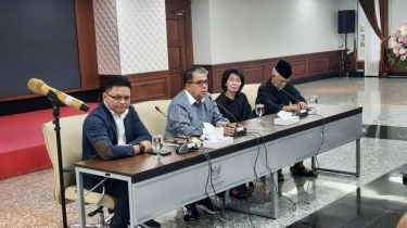 Goenawan Mohamad Terisak Saat Audiensi dengan Pimpinan MK: DPR Melawan Konstitusi, Bubarkan!