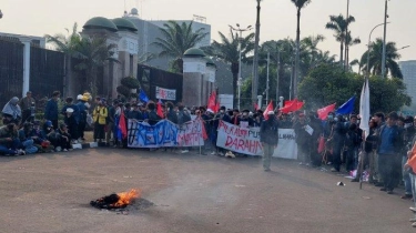 Gelar Unjuk Rasa Kawal UU Pilkada di DPR, Mahasiswa: Sebelum Ada PKPU Semua Kemungkinan Bisa Terjadi