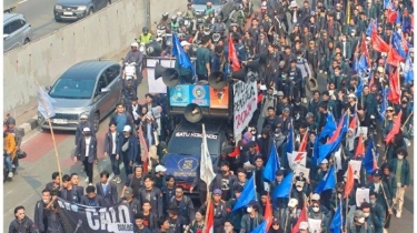 Kawal Putusan MK, Masa Aksi Mahasiswa di Depan Gedung DPR Terus Bertambah