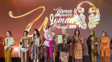 Direktur Komersial dan UMKM bank bjb Raih Woman Empower Woman Award 2024