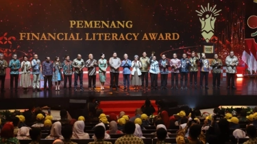 Konsisten Edukasi Keuangan Generasi Muda, bank bjb Raih 2 Penghargaan Financial Literacy Award dari OJK