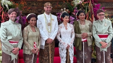 Susi Pudjiastuti Pamer Dipeluk Anak-Cucu Lelakinya: Pangeranku Cakep Kan?