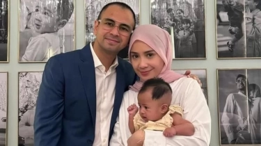 Cuma Dipakai Santai Nonton TV di Rumah, Harga Baju Baby Lily Bikin Syok: Buset!