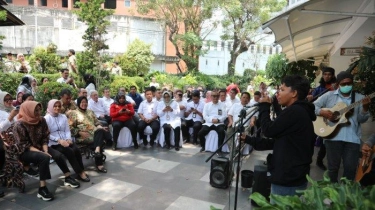 Ditonton Langsung Mensos Risma, Mini Konser Musisi Jalanan Berlangsung Seru