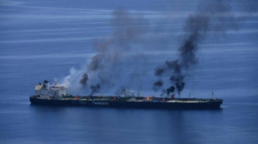 Pentagon Curigai Kebocoran Minyak usai Kapal Tanker Sounion Diserang Houthi di Laut Merah