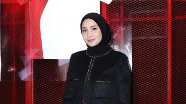 Baju Nyeleneh Nagita Slavina: Modelnya Mirip Ikan Cupang, Harga Jauh dari Kata Murah