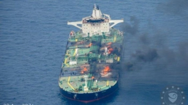 Houthi Izinkan Kapal Tanker Sounion yang Hanyut dan Terbakar Ditarik dari Laut Merah