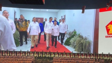 Jokowi-Maruf Hingga Prabowo Kompak Pakai Baju Safari Putih saat Hadiri Rapimnas Gerindra