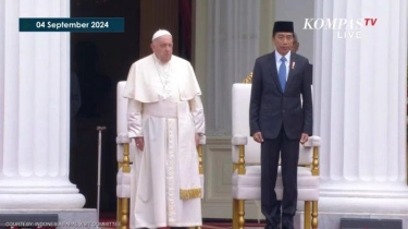 Disambut Presiden Jokowi, Paus Fransiskus Tiba di Istana Merdeka