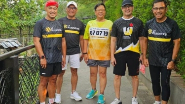 Ambil Bagian di UI Half Marathon, Saleh Husin Hingga Andre Rahadian Jalani Pemanasan