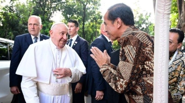 Jokowi Sambut Paus Fransiskus di Misa GBK, Tekankan Pentingnya Peran Umat Katolik Jaga Persatuan