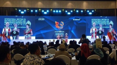 Petuah Sesepuh Dayak Iban Apai Janggut di Hadapan Menteri AHY dan Delegasi ASEAN