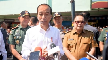 Momen Jokowi Pamit Ke Warga Di Pasar Soponyono Surabaya Jelang Lengser: Nyuwun Pangapunten Nggih