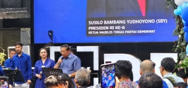 Momen SBY Nyanyikan Lagu Milik Coldplay, Yellow, saat Perayaan Ulang Tahun Ke-75 di Markas Partai Demokrat  