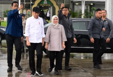 Presiden Jokowi dan Ibu Negara Iriana Joko Widodo Tiba di Aceh untuk Buka PON XXI 2024