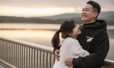 Pria Wajib Tahu! Ini 8 Tanda Perempuan Sangat Tertarik pada Anda Namun Terlalu Malu untuk Mengungkapkannya