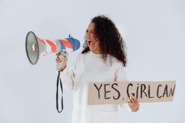 Wataknya Keras dan Galak! 5 Weton Perempuan Ini Justru Membawa Rezeki Berlimpah untuk Suami, Menurut Primbon Jawa
