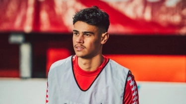 Mees Hilgers Segera Jadi Pemain Indonesia Pertama yang Tampil di Old Trafford