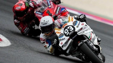 Pengakuan Bagnaia soal Keberanian Marquez saat Hujan, Murid Rossi: Sulit Menyalipnya