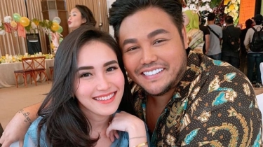 Ivan Gunawan Pamer Tato di Bagian Tubuh Ini ke Ayu Ting Ting, Maknanya Dalam