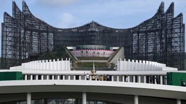 Tetap Lakukan Kunker, Agenda Jokowi Ngantor di IKN: Rapat Bareng Menteri, Ketemu Investor