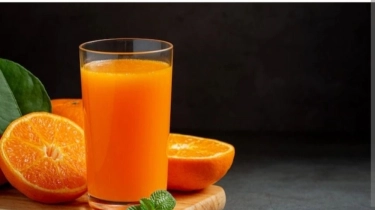 Penjual Jus di India Nekat Campur Urin ke Minuman