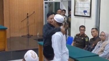 Pelukan Dede dan Suara Bergetar Liga Akbar saat Minta Maaf ke Terpidana Kasus Vina, Akui Buat Fitnah