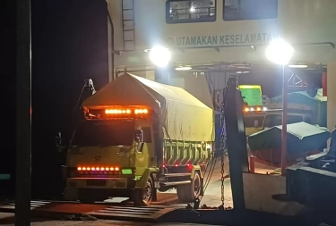 Fuso Canter Sabet Penghargaan Kendaraan Logistik Paling Populer