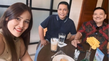 Kabar Terkini Jessica Wongso, Tampil Modis Sambil Minum Kopi di Kafe