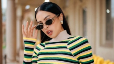 Modis Abis! Maudy Ayunda Pakai Turtle Neck Kuning-Hijau di Milan Fashion Week, Intip Gayanya